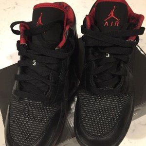 Air Jordan 1 Retro Low // Y6.5 = Women’s 8.5